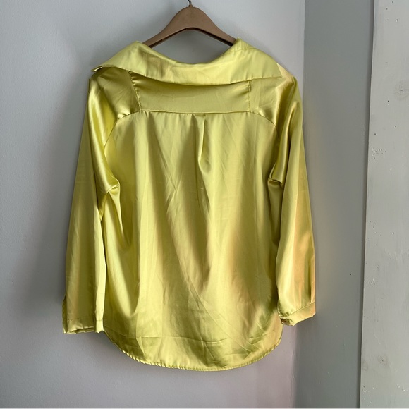 hi low green blouse - Picture 2 of 6